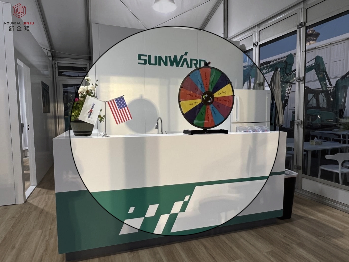 在拉斯維加斯工程機(jī)械展的震撼展臺